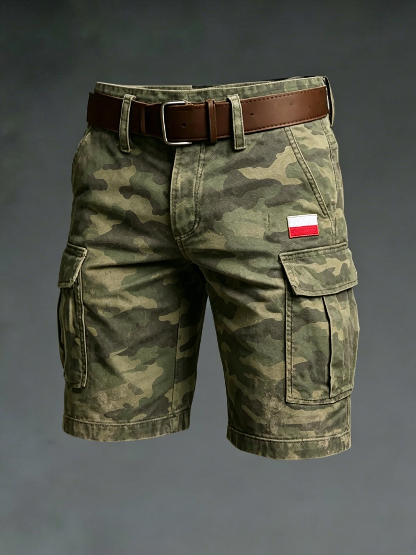 Męskie szorty cargo z nadrukiem w trudnej sytuacji