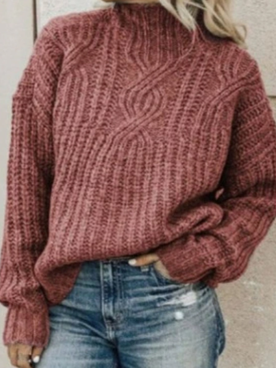 Damski sweter z golfem z dzianiny kablowej