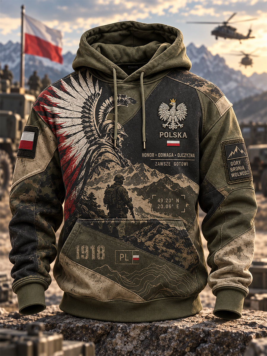 Męski polski wojskowy sweter z kapturem o oversized kroju i opadającymi ramionami, z kieszeniami